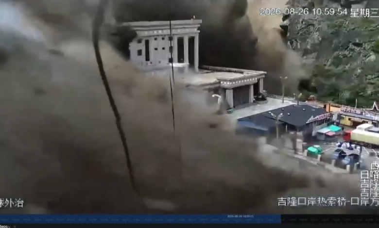 Devastadora inundación golpea la frontera entre Nepal y China: cientos de desaparecidos
