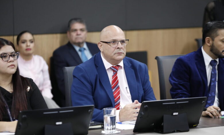 Fernando Obaldía suma una segunda denuncia por presunto acoso predatorio